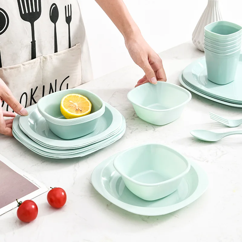Camping Cooking Dining Set - Zestaw przenośnego, plastikowego naczyń do użytku